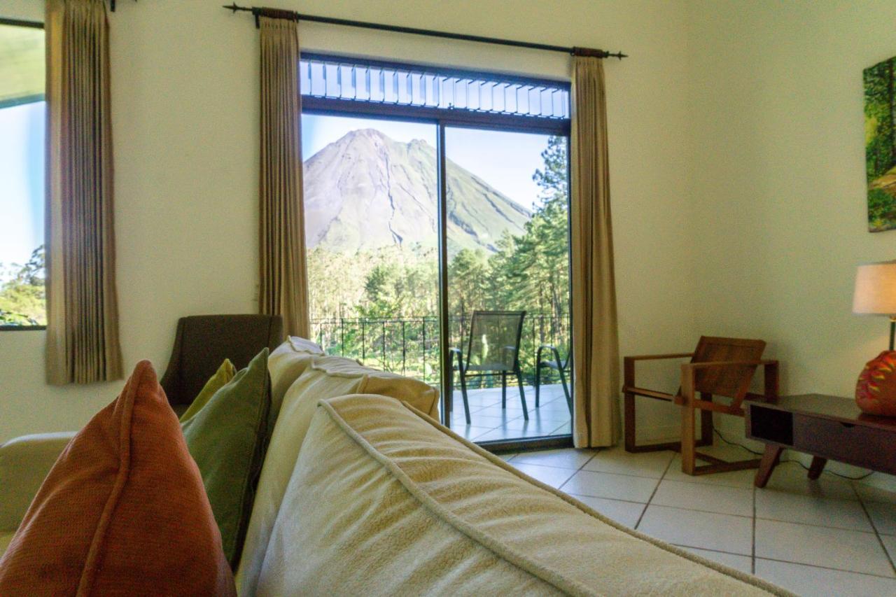 Villa de Phil + Cascade