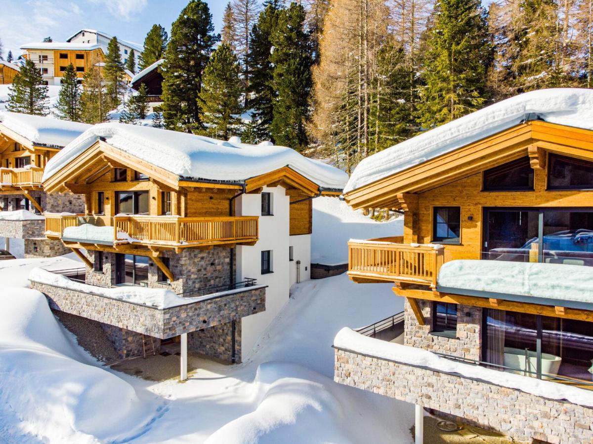 Superior Holiday Home up to & Sauna