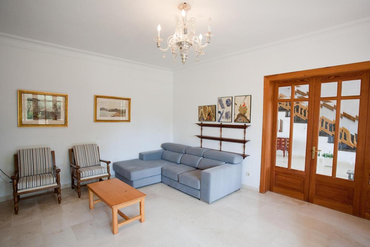 Five-Bedroom Villa