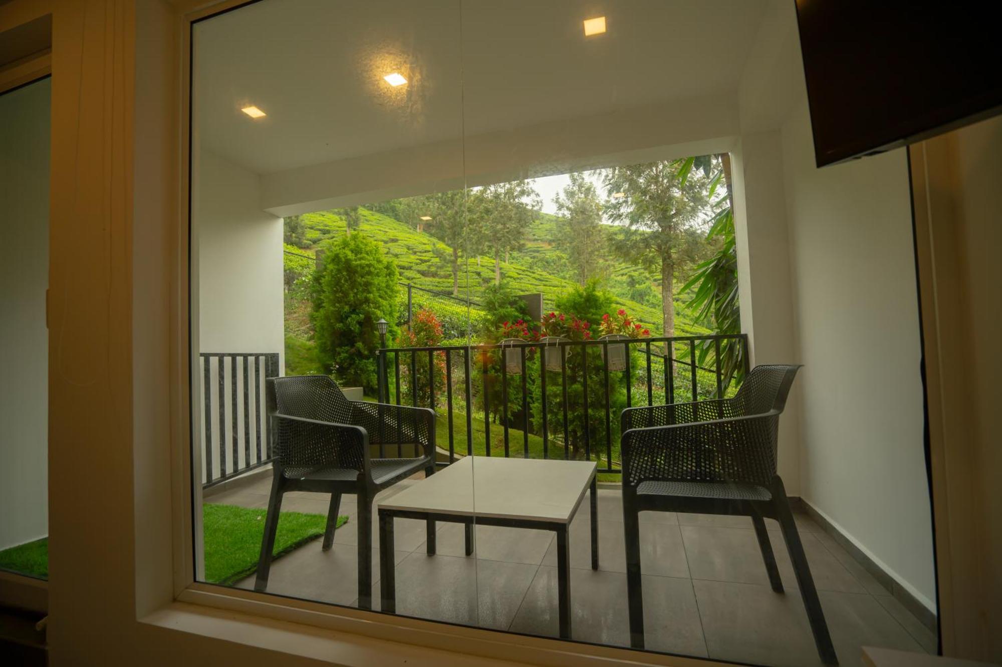 Mini Suite with Tea Plantation view