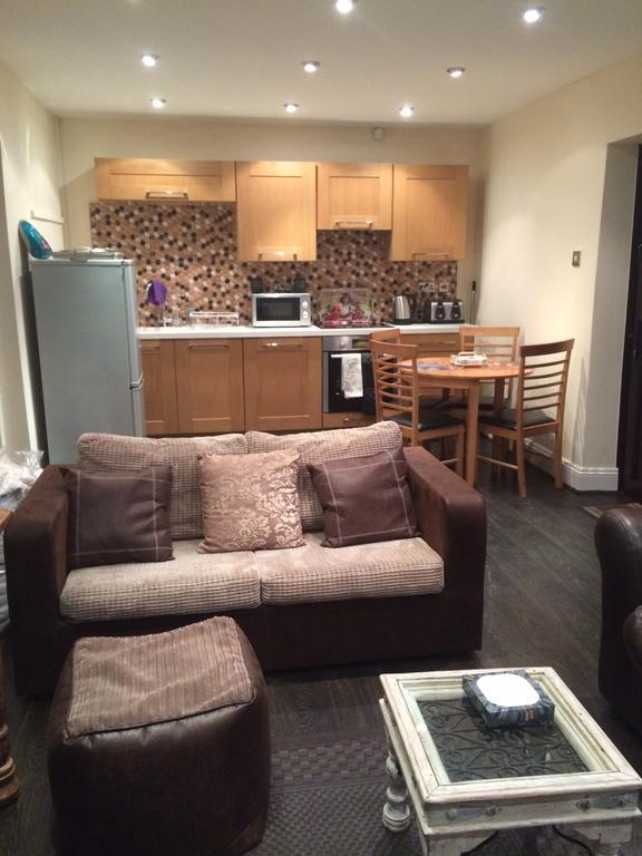 One-Bedroom House,160445484:JPEG