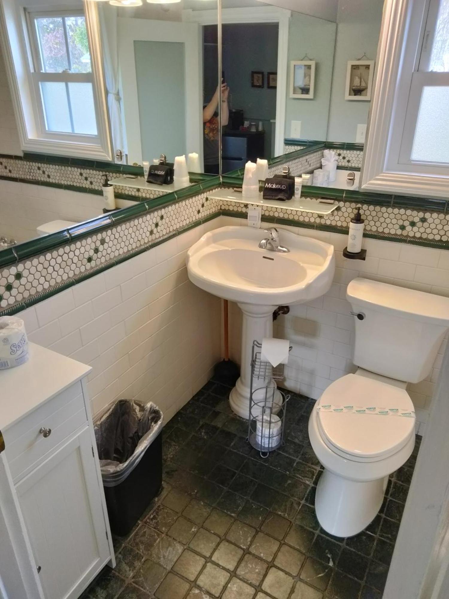 Standard King Room,1644458150:JPEG