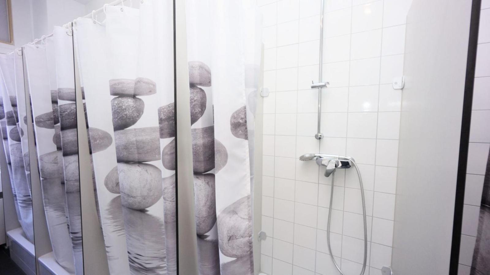 Zweibettzimmer mit Gemeinschaftsbad