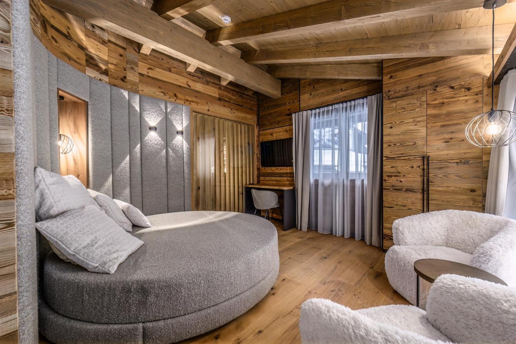 Two-Bedroom Chalet,1743318053:JPEG