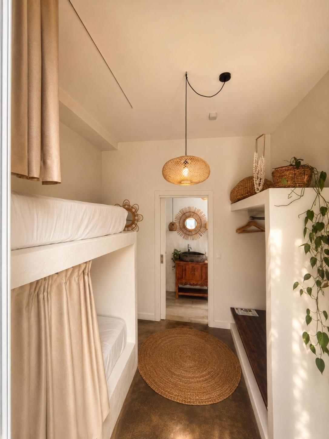 Bunk Bed Mixed Dormitory Room