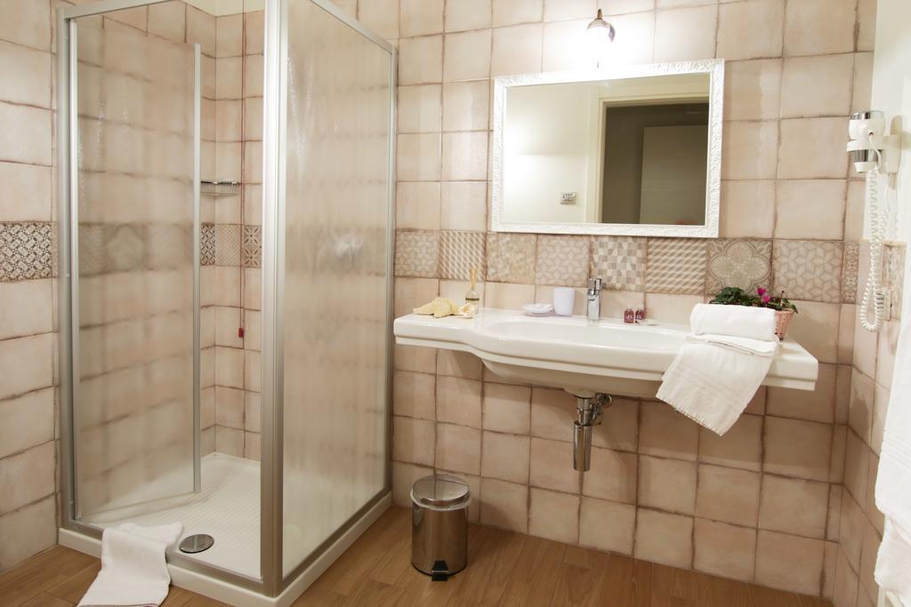 Doppelzimmer mit Poolblick