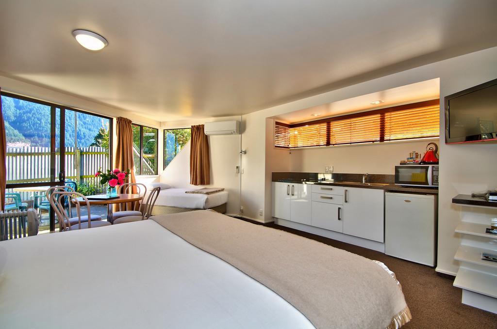 Studio Apartment,1136984656:JPEG