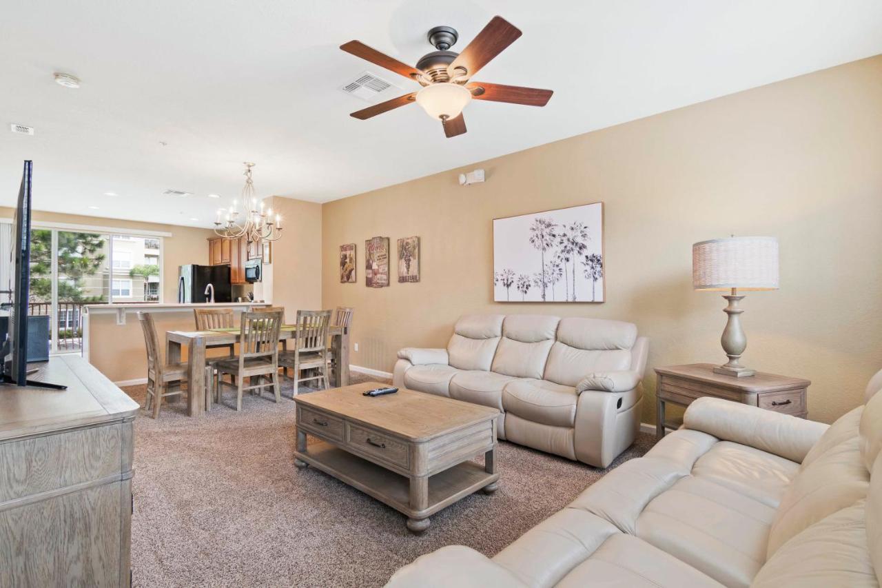 Luxury Three-Bedroom Townhouse,720666706:JPEG