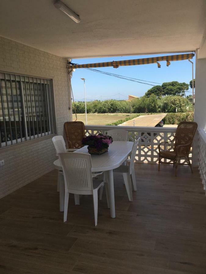 Four-Bedroom House,811121646:JPEG