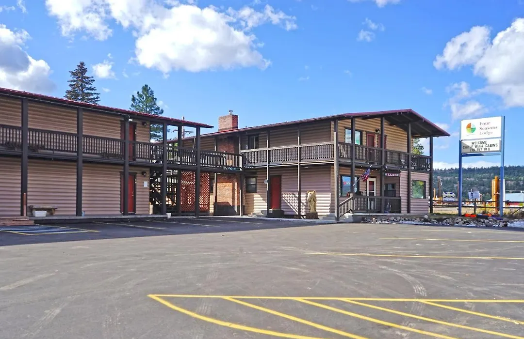 Four Seasons Lodge-1