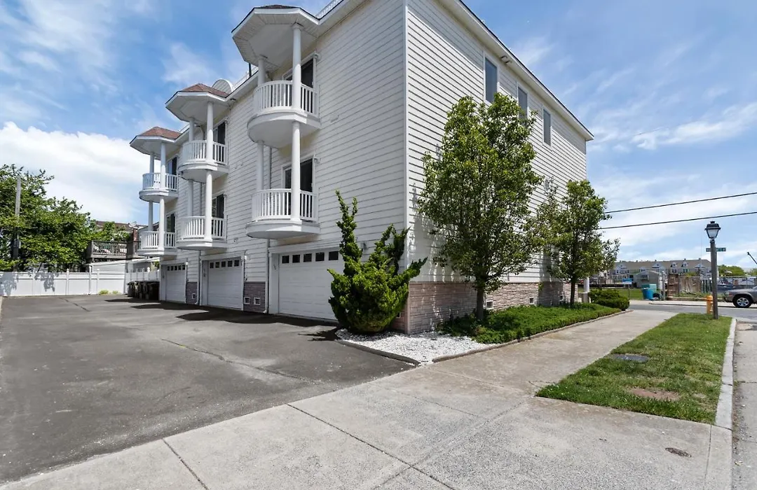 ❤️ The Top End Townhomes With Stunning Views On One-Of-A-Kind Rooftop Deck! Wow!-1