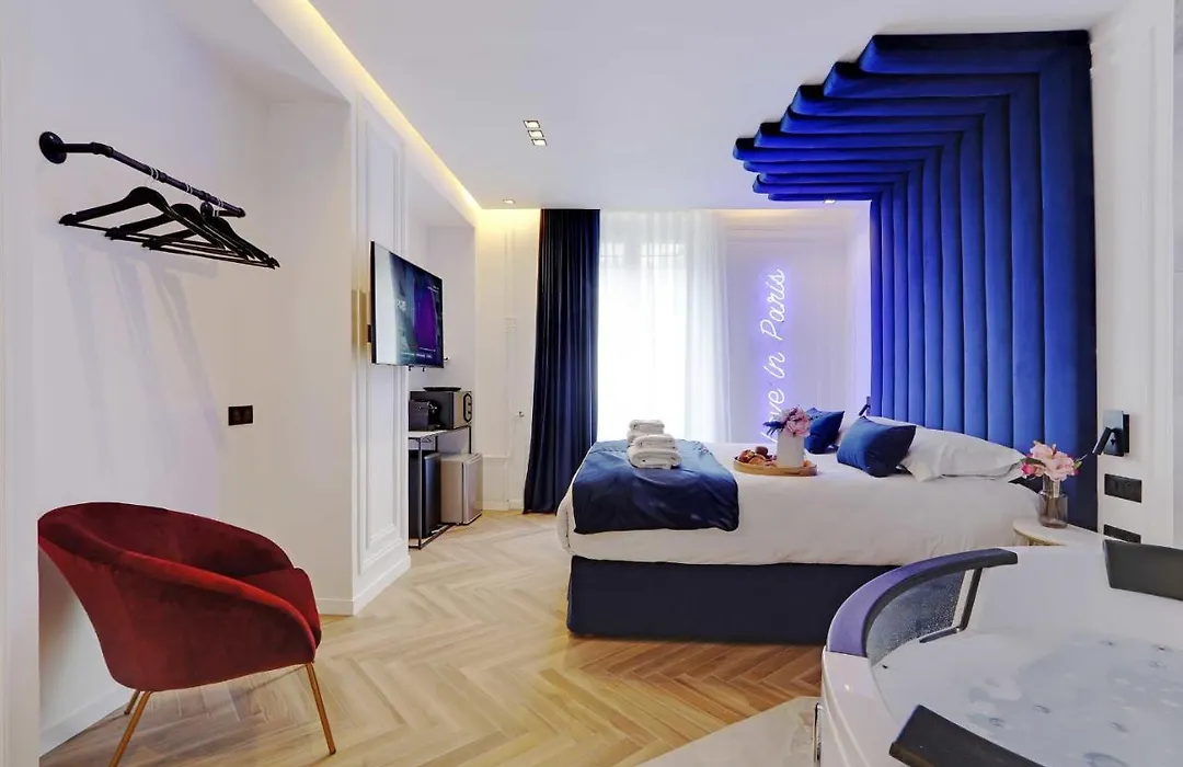 Couples Getaway Unit With Jacuzzi - City Center-1