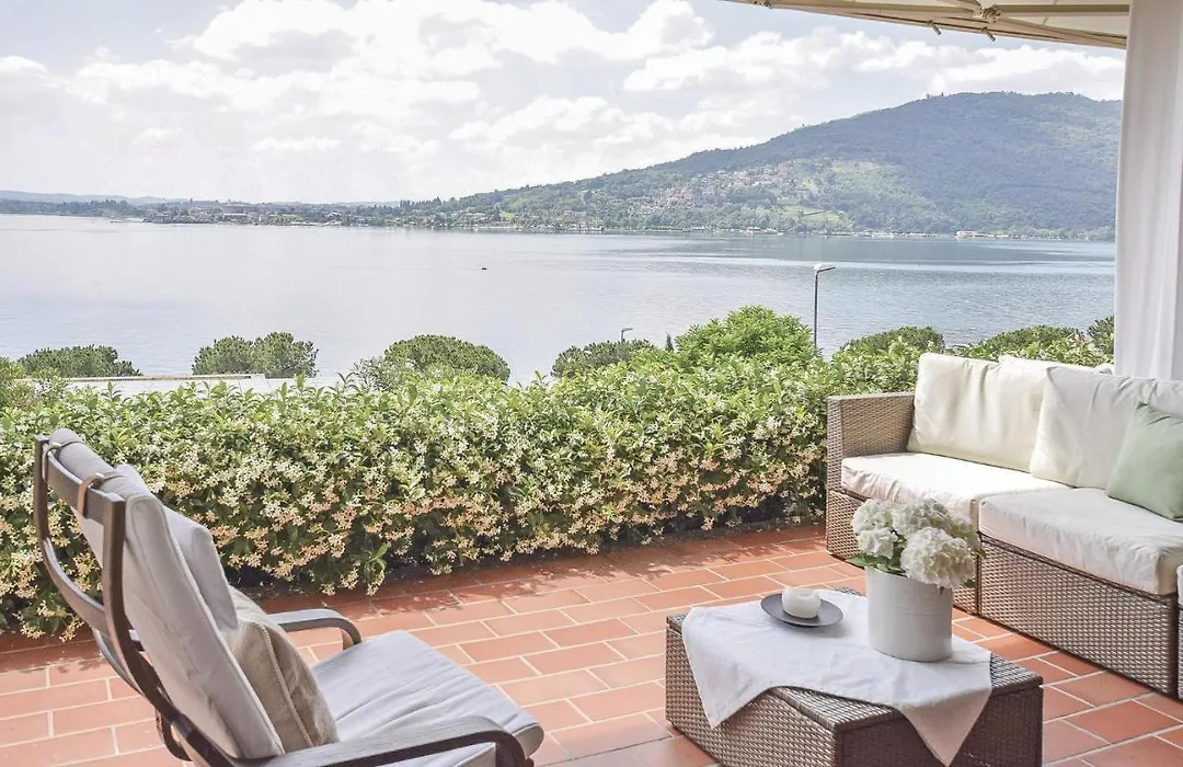 Villa Lago Dei Cigni-1
