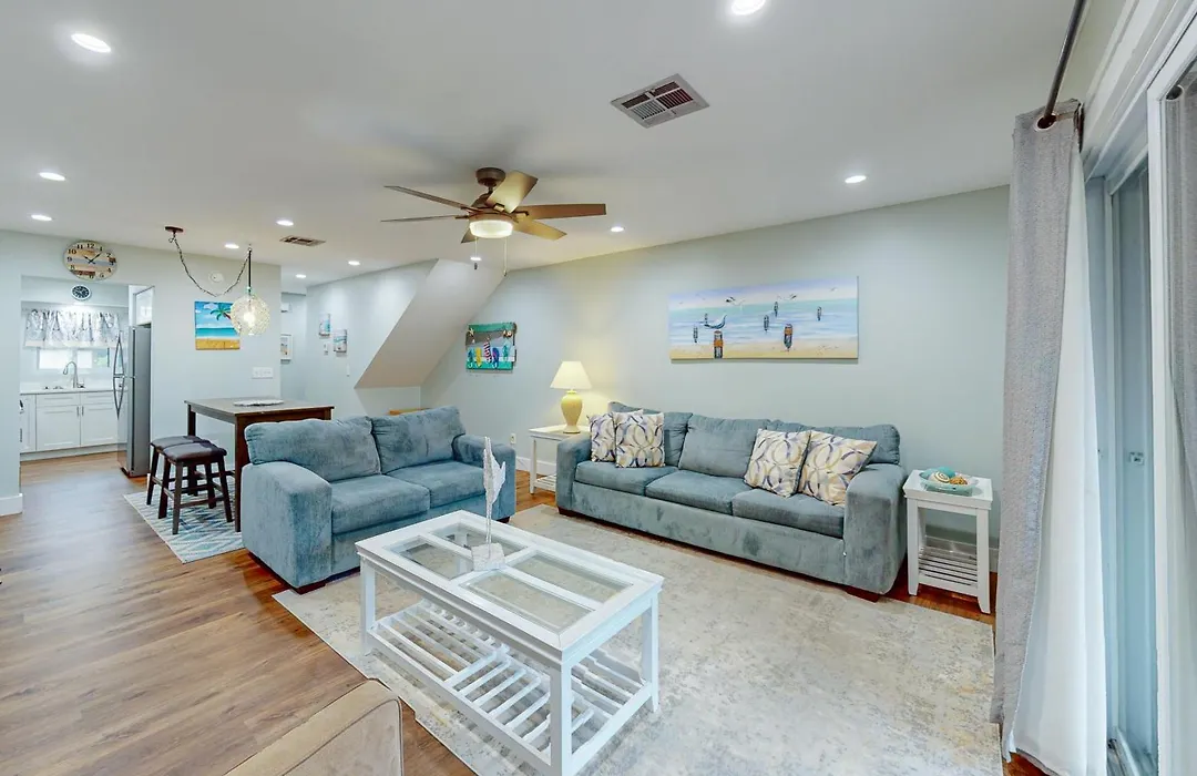 Beachwalk Condominiums 6F-1