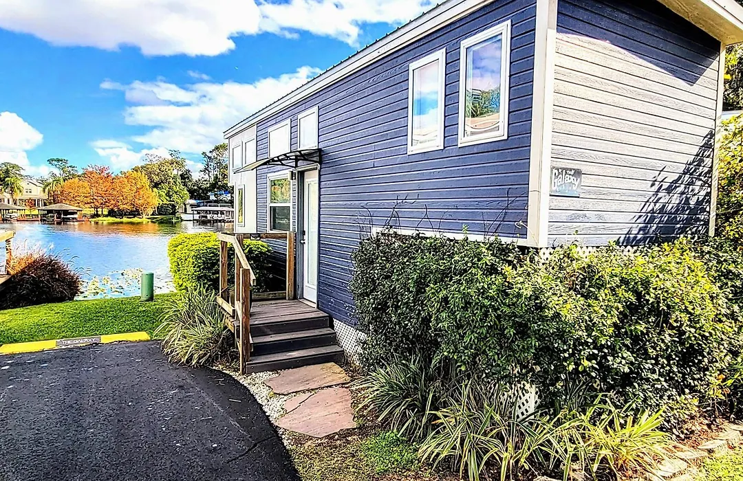 Orlando Lakefront Tiny Homes 6 Plus Month Rentals-1