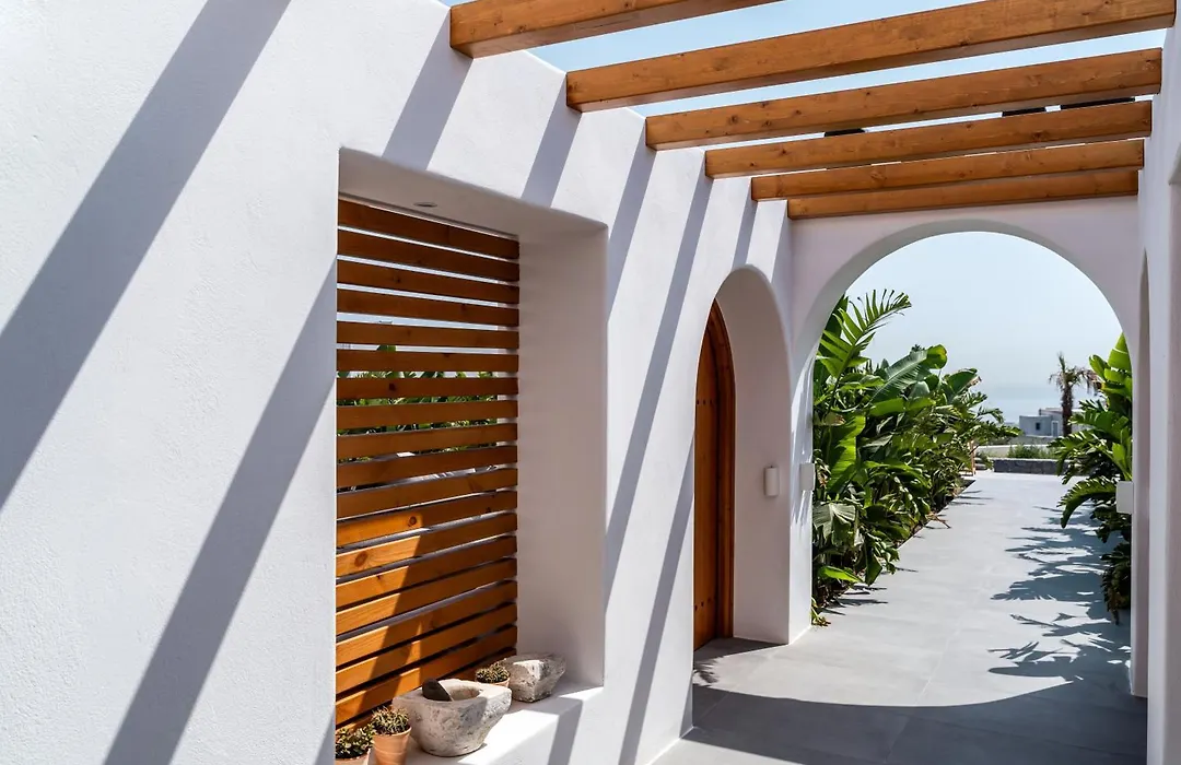 Numa Santorini-1