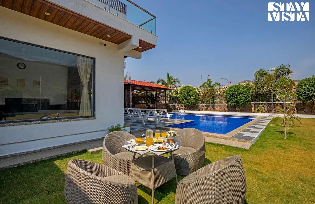 Stayvista'S Bella Dream - Mountain-View With Outdoor Pool, Lawn Featuring A Gazebo & Indoor Games-1