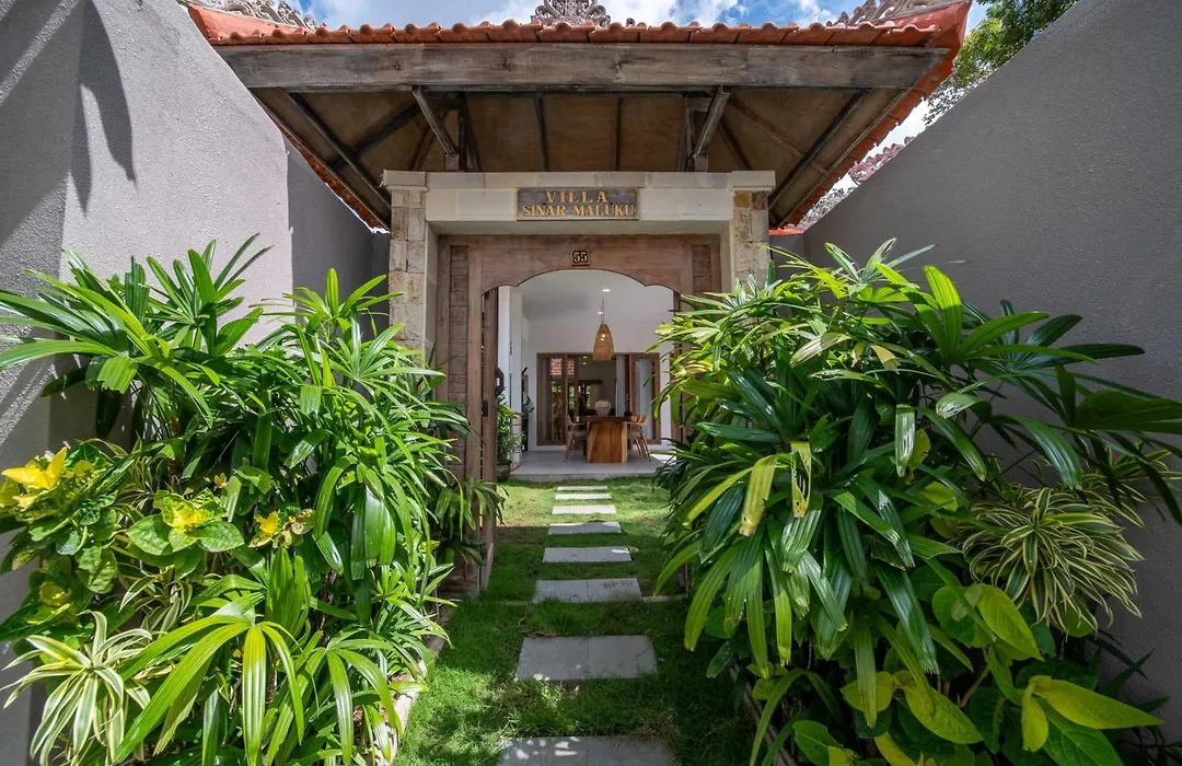 Tropical Villa Sinar Maluku-1