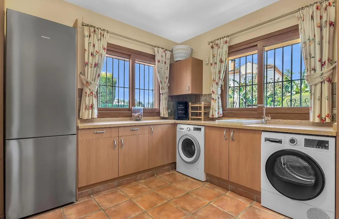 Villa Magnolia By Finest Rentals-1