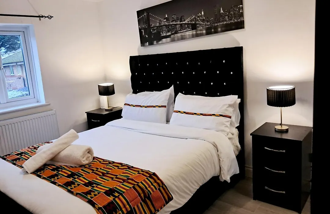 London Excel 3Bed House Sleeps 6 - Car Park For 2-1