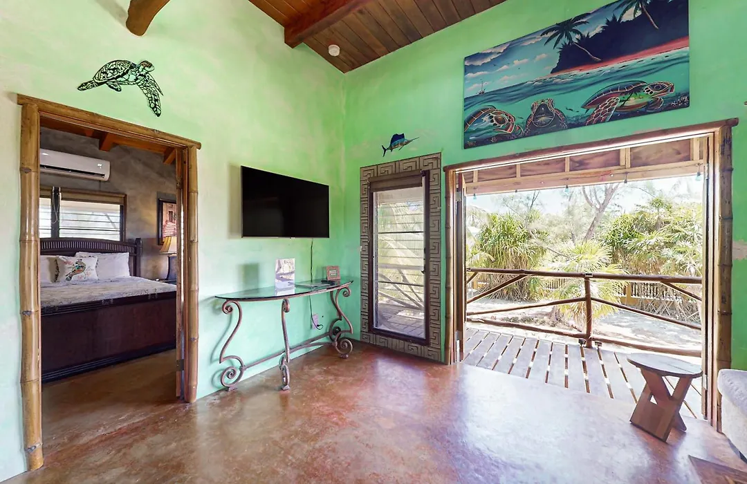 La Casa Pura Vida-1