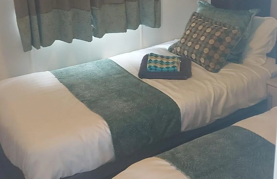 Lodge - Sleeps 6 With Pool Access-1