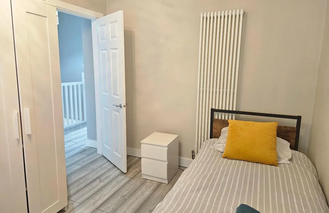 Four Bedroom House Chandos Road-1