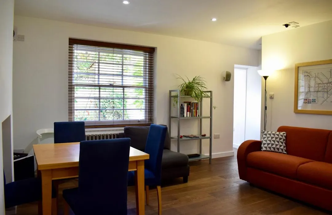 Charming 2 Bedroom Apartment In Kentish Town-1