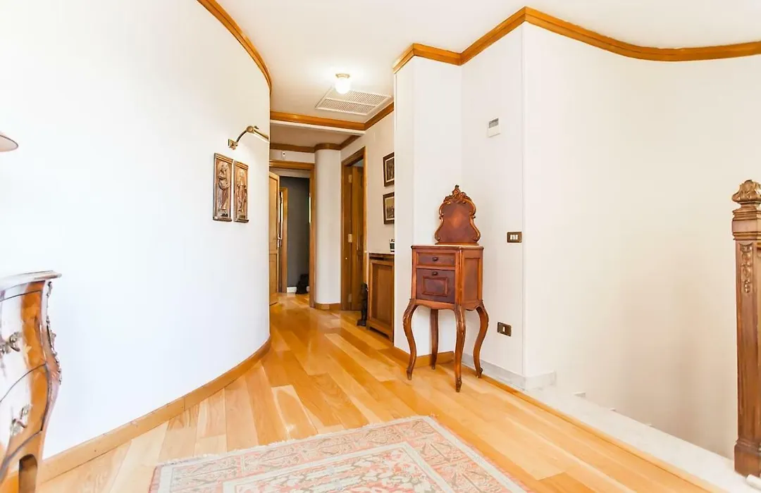 Velazquez Manor House-1