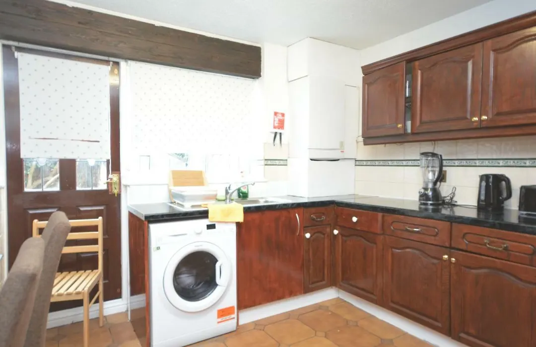 Four Bedroom Townhouse 12 Minutes Walk To Excel Exhibition Centre-1