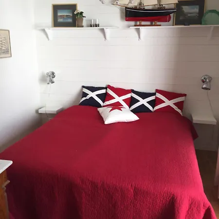 Peaceful Cottage-3