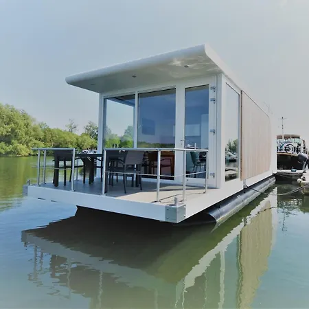 Houseboat Martinique-2