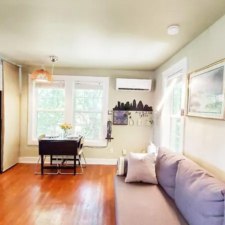 Ut Moody Center Downtown Eco Pecan Tree House Free Wifi Parking Quiet Office-2