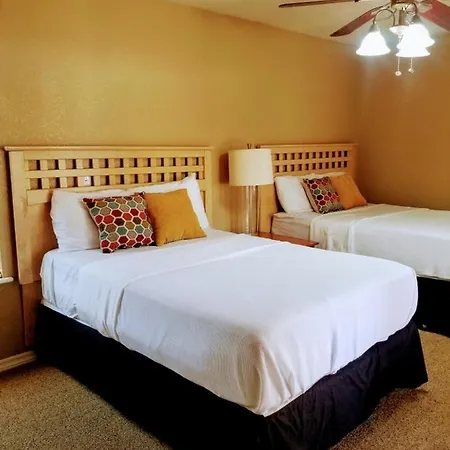 Close To Strip, Very Private, Gated, Huge Floorplan, Wifi, Washer&Dryer-3