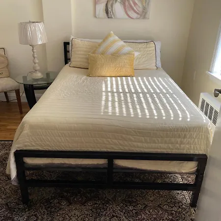 Town House In Canarsie-3