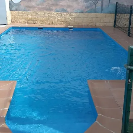 Exclusivo Chalet Con Piscina Junto A Centro Comercial, Posibilidad De Cama Supletoria Adicional Piscina Disponible Hasta 15 De Septiembre-2