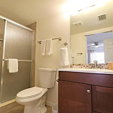 Ocean Village Club F22-3