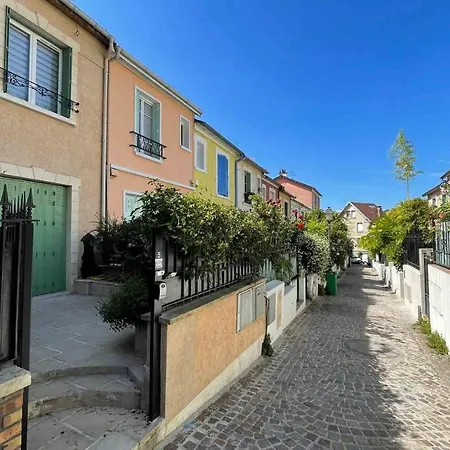 Charming Townhouse With Garden In The City Of Love-2