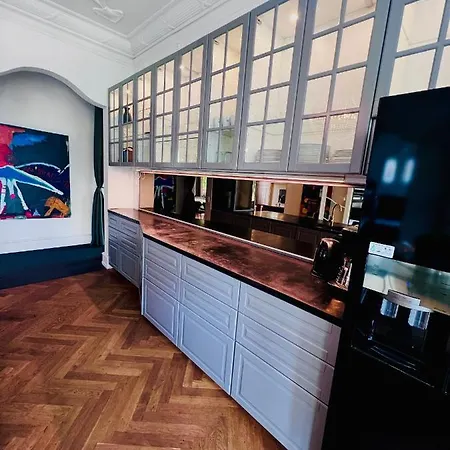 Villa Apartment Near City Centre-2