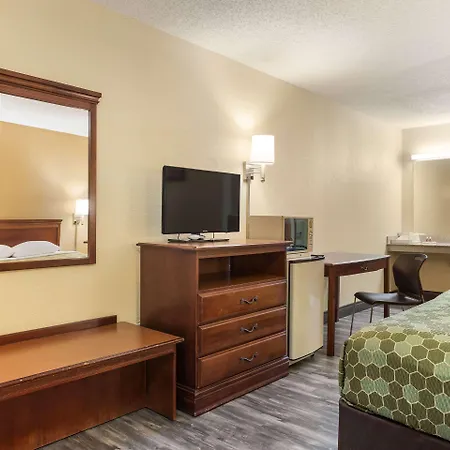 Econo Lodge-2