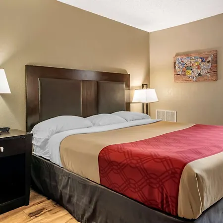 Econo Lodge Sebring-3