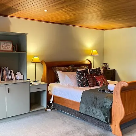 Pencarrow Boutique Lodge-2