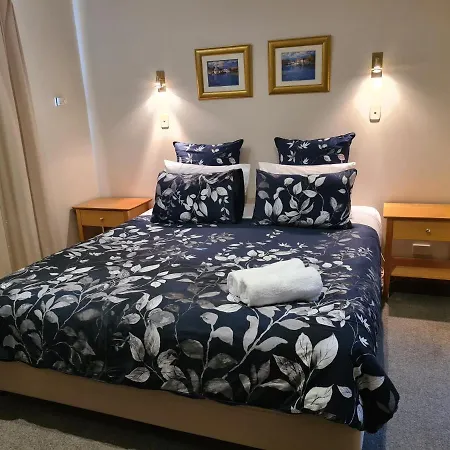 Delany Villas Bright - Spa Luxury On Delany Avenue-3