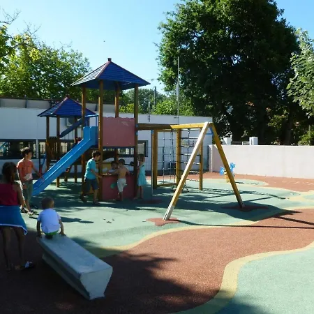 Mobil-home à Fouras : Proche Plage, 2 Chambres, TV, Plancha, Parking, Idéal Famille - FR-1-709-58-2