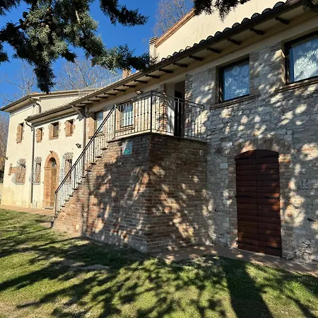 Agriturismo Castelvecchio, Casa Vacanza con piscina a Fabriano-2