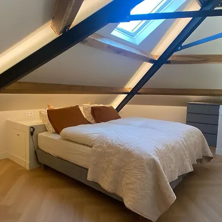 Ons Huisje Achter - De Hooischuur-2