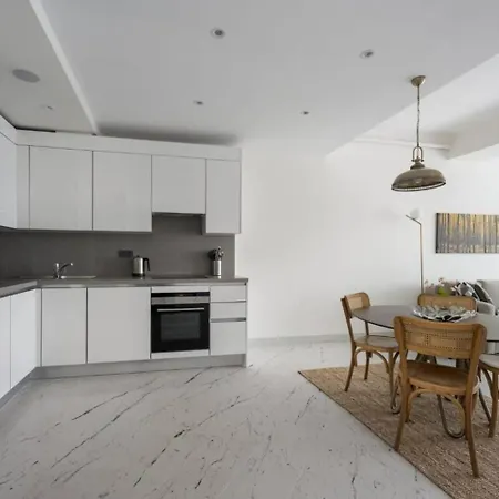 Lovely Modern 1Bd Condo Views W Poolgym! #222-3