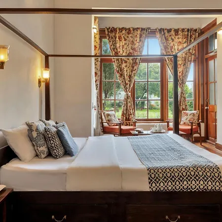 Saffronstays Milton Abbott Estate - 2Br Colonial-Era Bungalow With Garden, Golf Course Views & Bonfire Nights Near Ooty Golf Club-3