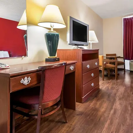 Econo Lodge Cortland Downtown-3
