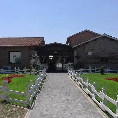 Il Borgo Ariccia Resort Agriturismo-3